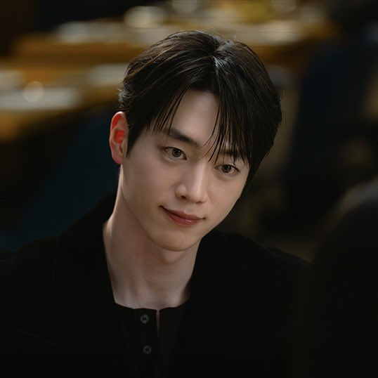 ilikehandsomee's tweet photo. 서강준 얼굴폼 미쳐가지고 깡여자들 월요일부터 전방에 함박웃음 발사함 https://t.co/sx4QrIVjom