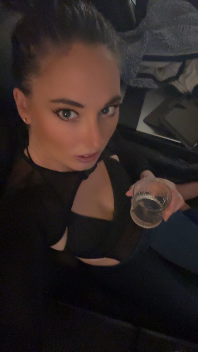 JasmineRodkee's tweet photo. Make an AI porn video of me having sex. That would be so hot! https://t.co/t2m03mwr0P