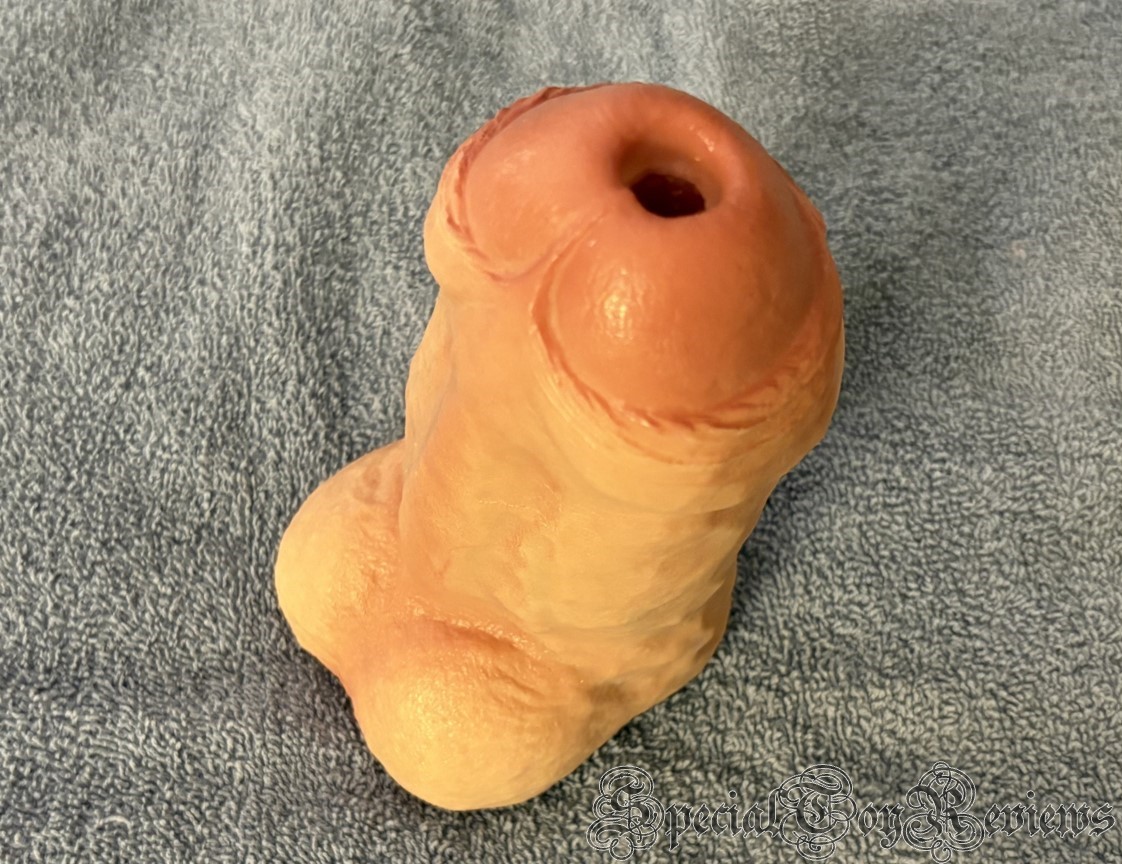 SpecialToyRev's tweet photo. Finished my review write-up of @Qutoys_Global newly released Hole-y Cow open ended (penetrable) dildo! If you've ever been curious about penetrating one, check out the review on my site https://t.co/Vw446Scw72 https://t.co/3iLbm0xKK7