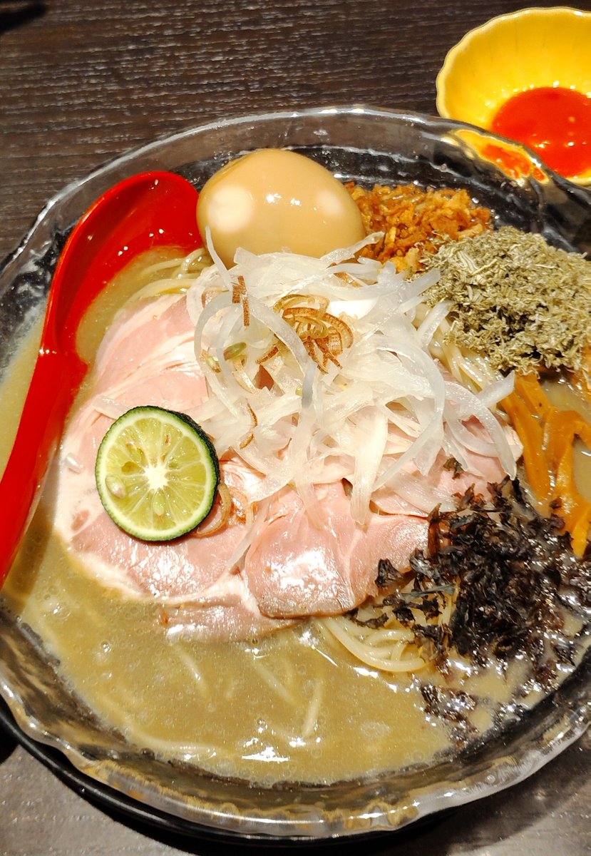 crosscub2019's tweet photo. 麺処夏海
広島県産牡蠣、煮干と羅臼昆布出汁
濃密冷やしらぁめん
牡蠣の旨味が加わったニボコンは旨すぎワロタでした🤣
#ニボコン https://t.co/W4FMuG7vN7
