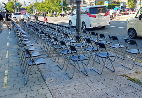 soundmanlive123's tweet photo. 有料観覧席…
・プレミアムシート 2名席：1組 169,400円
・プレミアムシート 4名席：前列 1組 396,000円、後列
 　1組 352,000円
・VIPシート（最大8名）：1組 1,386,000円
・桟敷・イス席1人4,000円 https://t.co/tQKxayOBom