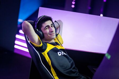 FNCompTV's tweet photo. 🏆 ACORN &amp; BOLTZ ARE YOUR FNCS MAJOR 2 CHAMPIONS! 🔥

Acorn claims his 5th FNCS title, while Boltz becomes a 2x FNCS Champion. 👑 https://t.co/pGsPAiac6O