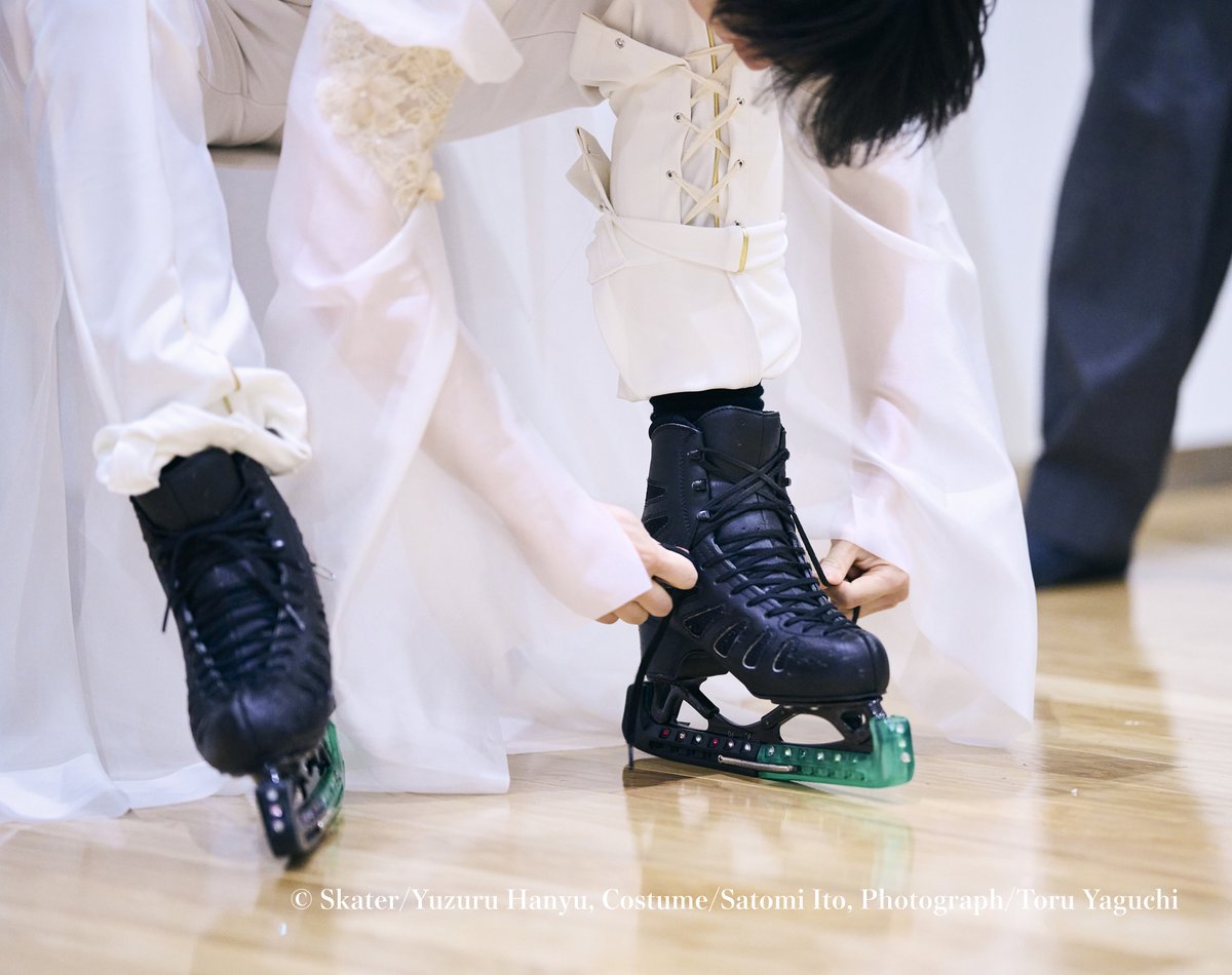 CoutureOnIce_tv's tweet photo. 『Couture on Ice』出版記念展 
── ⊹ ₊‧ ꒰ა ❄ ໒꒱ ‧₊ ⊹ ──

本日は気温はさほど上がらないようですが、道中は雨にもどうぞお気をつけください。

また、雨の日はタワー内・階段なども滑りやすくなりますので、ご入館後も足元にご注意いただけますと幸いです。 https://t.co/A8cz8gAQy4