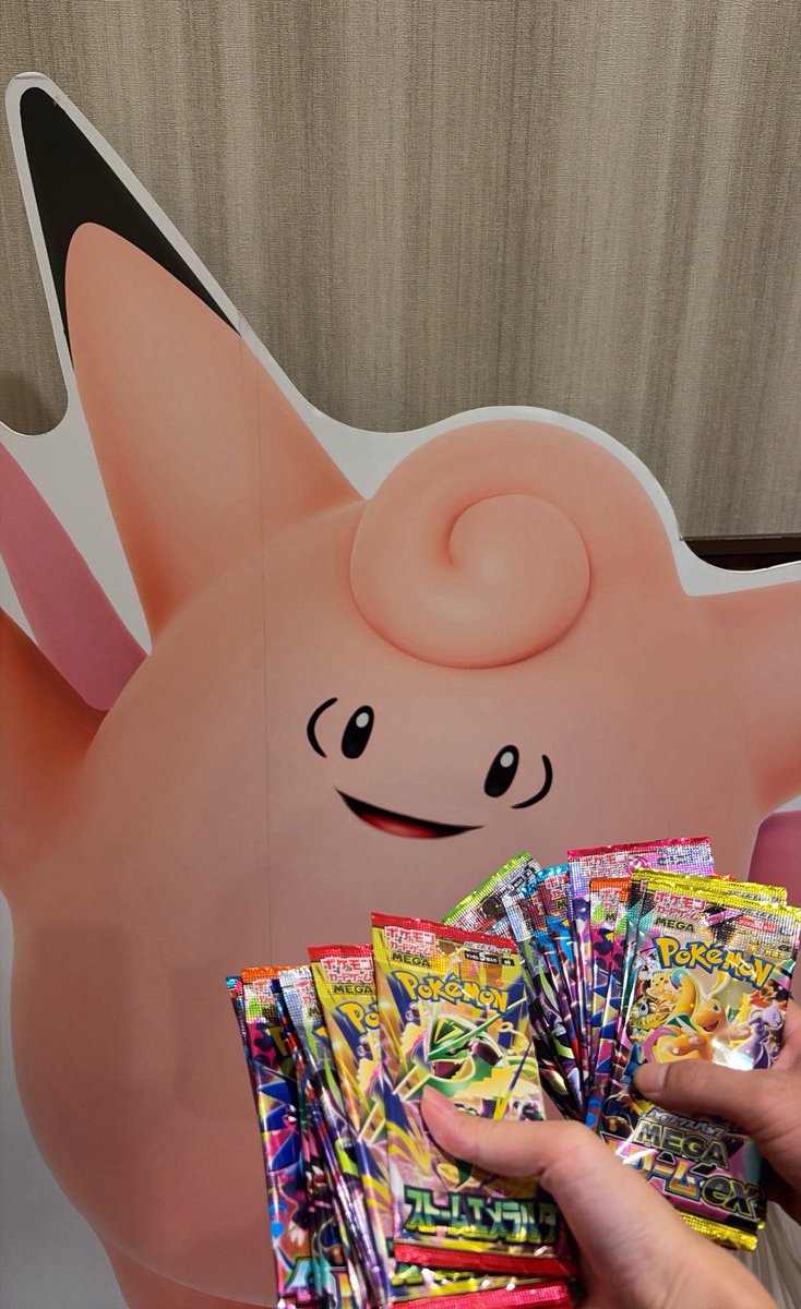 paninitanba's tweet photo. ポケモンカードストア行ってきたよ⭐️
あと3種類でやっとデッキ完成するʅ（◞‿◟）ʃ https://t.co/XOPiwEWlNz