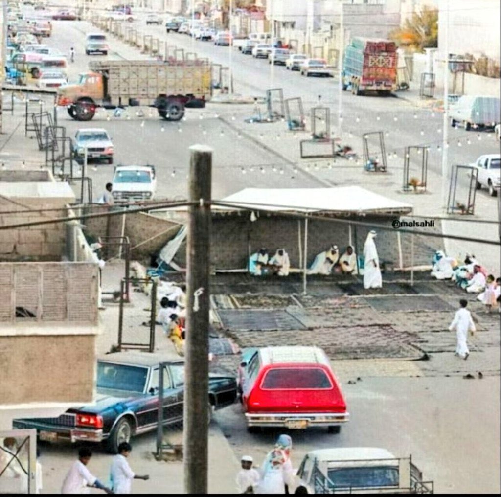i__s2ud's tweet photo. والأجواد مثل العد من وردة ارتوي 
والأنذال لاتسقي ولاينسقي بها https://t.co/N2XbD1FXa2