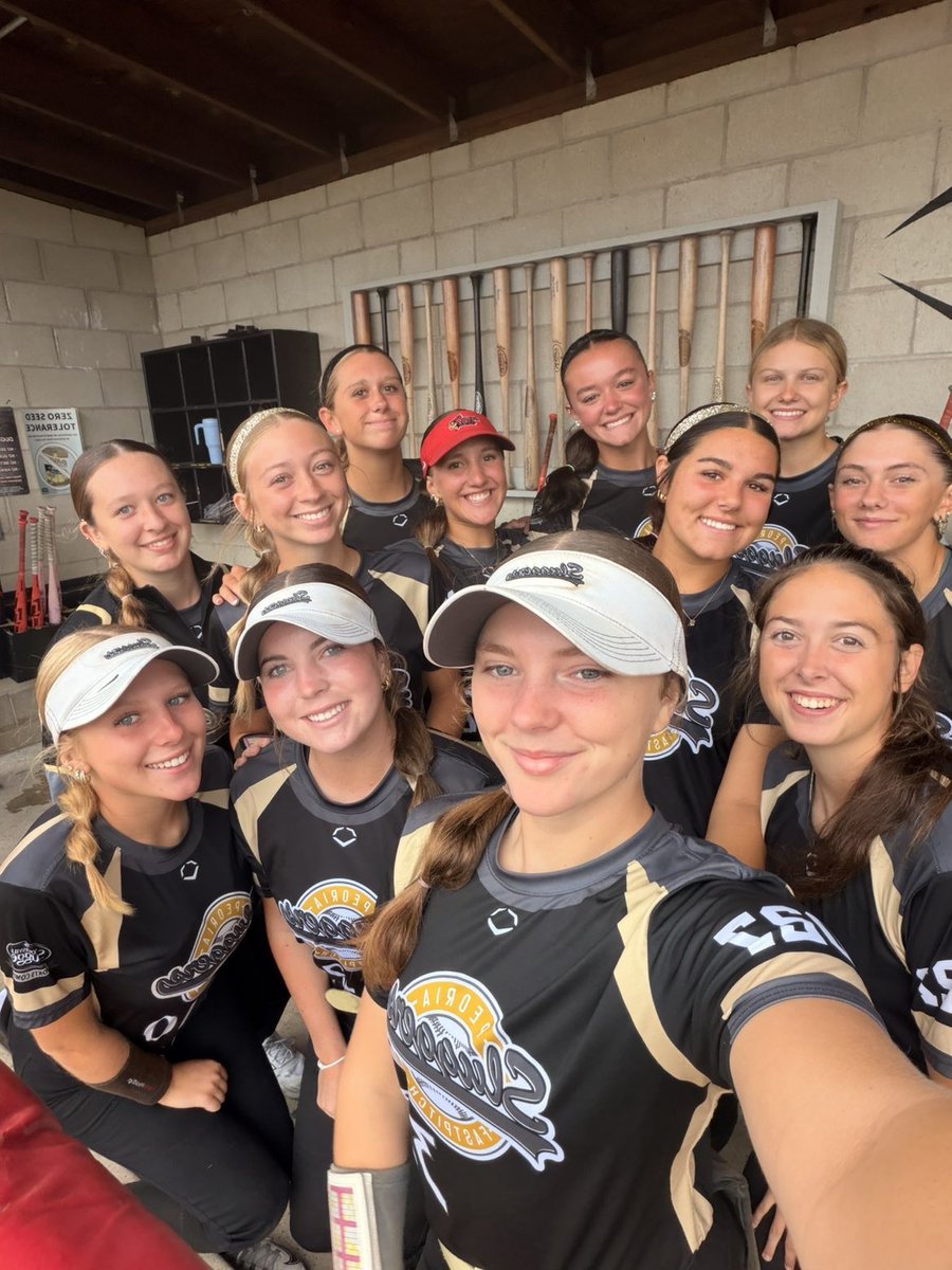 CarolineTautkus's tweet photo. So proud of this Sluggers @GoldPeoria team, we finished the season as PGF Midwest Regional Champs! So much growth - as a team and for me personally! 

A few of my tournament highlights:
Batting .308 avg, .438 obp
Pitching 7 IP, 3.8 era, .286 baa

@GoldPeoria @PeoriaSluggers
@PrepSoftball @tagupSoftball @Softball_Home @PGSoftball @CoastRecruits @PGFnetwork