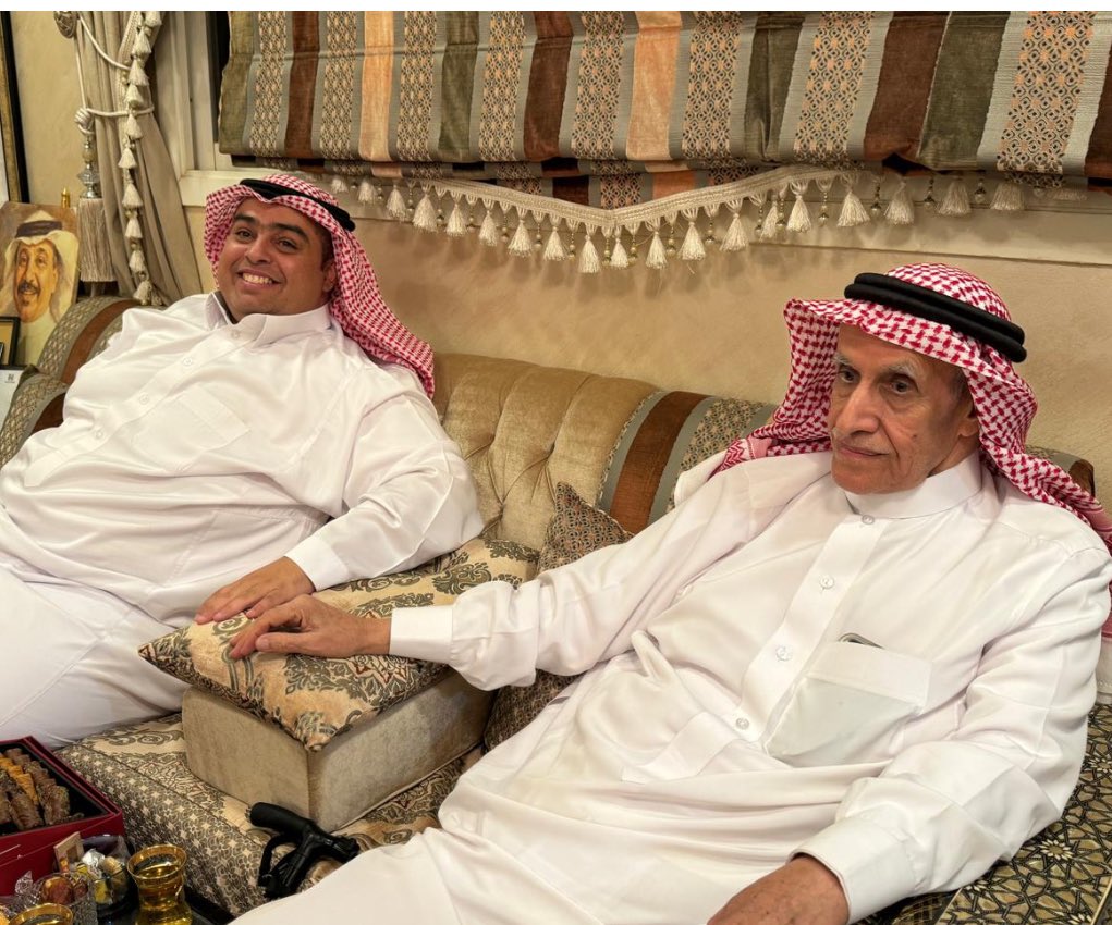 alialattass's tweet photo. من آخر زيارات الأستاذ القدير /عبدالعزيز بن سعود البليهي مدير التعليم السابق في #منطقة_الوشم
#تعليم_محافظة_شقراء 
حضوره مؤخرا لحفل تكريم مديرالتعليم السابق في محافظة شقراء الدكتور/إبراهيم بن عبدالله الحسن
حيث شرفني بزيارته في منزلي في شقراء مع الاستاذ العلم الوجيه بداح بن عبدالله البداح وبحضور مدير التعليم السابق الدكتور القدير / خالد بن محمد الشبانه وصديقي المهندس علي بن عبدالعزيز السبيعي والصديق الزميل الصحفي محمد بن عبدالله الحسيني والصديق الوفي سامي بن إبراهيم السبيهين 
و الذي وجد حفاوه وترحاب من لدن أبوسعود الكريم حيث أن والده المرحوم المربي الفاضل إبراهيم السبيهين كان قد عمل مع الاستاذ عبدالعزيز البليهي….
الشكر و تقدير لكم أباسعود على هذا التواصل وهذا الوفاء مع الجميع
حفظك الرب وأدام عليك موفور الصحة والعافية والمعافاة الدائمة