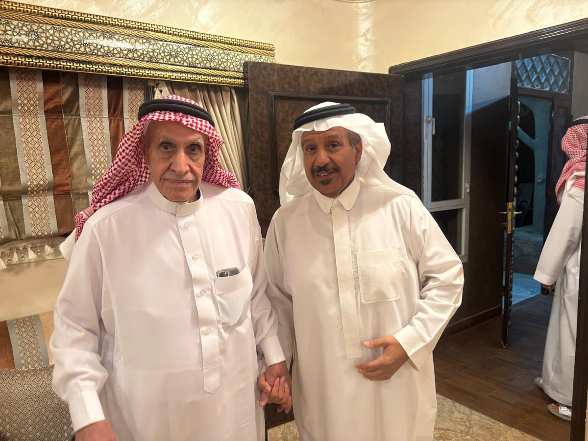 alialattass's tweet photo. من آخر زيارات الأستاذ القدير /عبدالعزيز بن سعود البليهي مدير التعليم السابق في #منطقة_الوشم
#تعليم_محافظة_شقراء 
حضوره مؤخرا لحفل تكريم مديرالتعليم السابق في محافظة شقراء الدكتور/إبراهيم بن عبدالله الحسن
حيث شرفني بزيارته في منزلي في شقراء مع الاستاذ العلم الوجيه بداح بن عبدالله البداح وبحضور مدير التعليم السابق الدكتور القدير / خالد بن محمد الشبانه وصديقي المهندس علي بن عبدالعزيز السبيعي والصديق الزميل الصحفي محمد بن عبدالله الحسيني والصديق الوفي سامي بن إبراهيم السبيهين 
و الذي وجد حفاوه وترحاب من لدن أبوسعود الكريم حيث أن والده المرحوم المربي الفاضل إبراهيم السبيهين كان قد عمل مع الاستاذ عبدالعزيز البليهي….
الشكر و تقدير لكم أباسعود على هذا التواصل وهذا الوفاء مع الجميع
حفظك الرب وأدام عليك موفور الصحة والعافية والمعافاة الدائمة