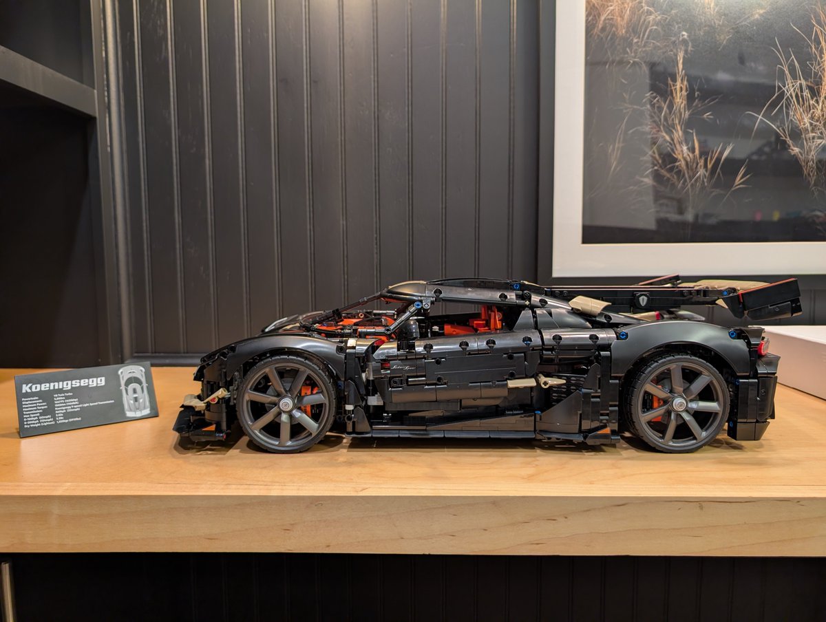 BalogUK's tweet photo. @LEGO_Group definitely one of the most rewarding builds I've done.  Love the @koenigsegg Sadair Spear https://t.co/2WQxuJuFc8