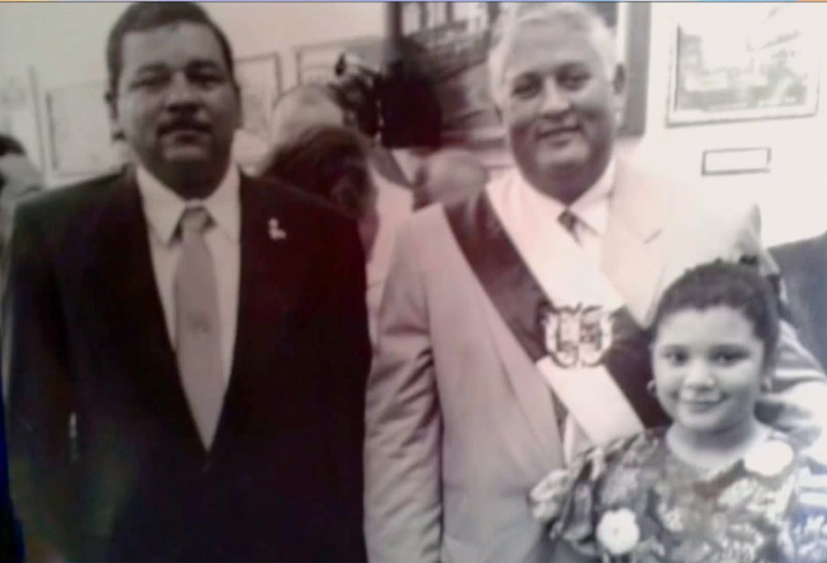 ClaridadPanama1's tweet photo. Toda una vida de corrupción y oportunismo.
Pepe Muñoz antes PRD y su hija. https://t.co/uwIP409w33