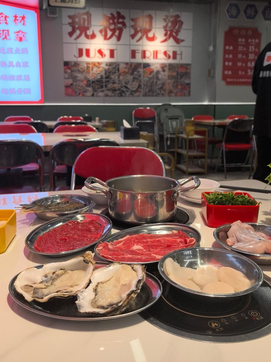ny2kgene's tweet photo. 周末厨房补给站上新啦！新鲜带壳基围虾、现摘生菜心、带皮五花肉统统备齐，手慢无~ https://t.co/dQfRrAFEq8