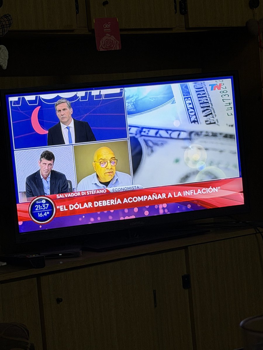 esckla's tweet photo. Que hacía Homero Simpson en TN no? https://t.co/AEO1k7VY8i