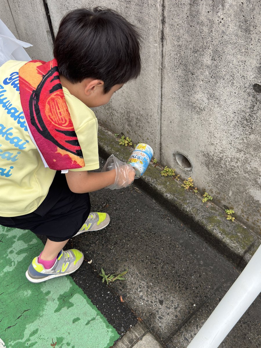asaka_yuwakai's tweet photo. 朝霞の祭りは清掃活動まで🧹

たくさんの踊り子がまちに感謝と恩返しです✨

踊る前よりもキレイに！！ https://t.co/H4nDuF20Ig