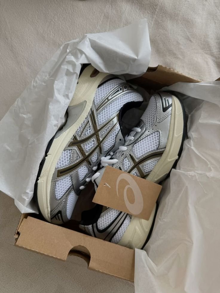 ancylestoo's tweet photo. GILAAA ASICS TU GAPERNAH GAGAL DEMI 😭😭 https://t.co/J4BbHAipcR
