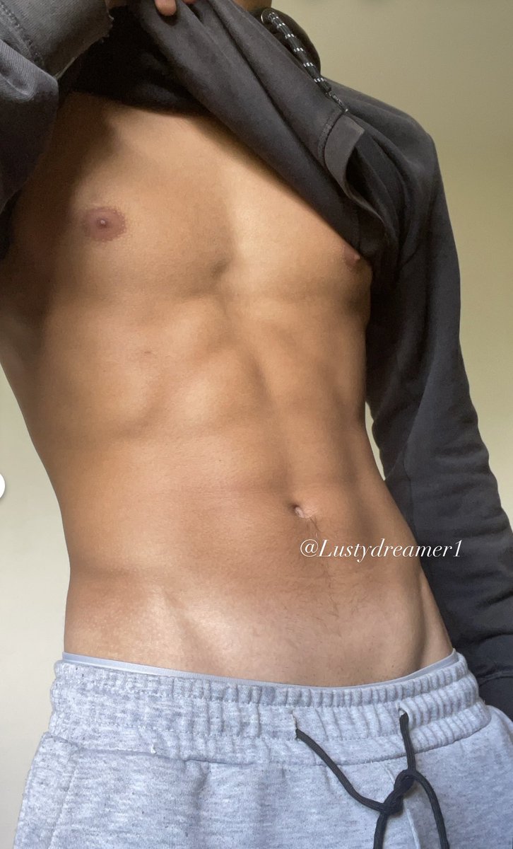 Lustydreamer1's tweet photo. Thats why im never wearing baggy clothes lmaooo #nsfwtwtًً #moothunt https://t.co/7zyZt2NasJ