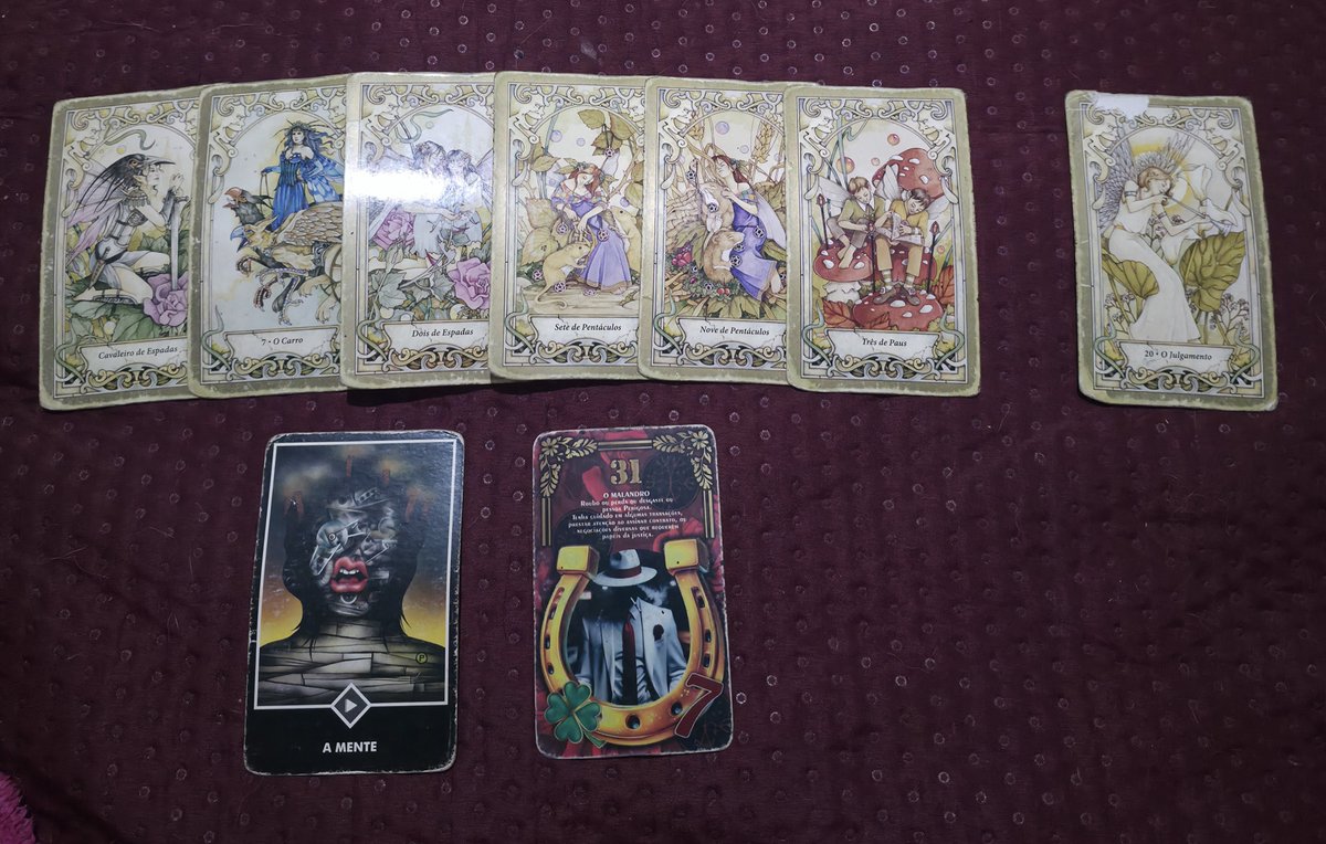 cantinhodaluz's tweet photo. LEIA ESSE RECADO PARA COMEÇAR A SUA SEMANA BEM! ✨️ | Áries, Câncer, Libra e Capricórnio

• De acordo com seu Sol, Lua ou Ascendente ❤️

Essa é uma etapa da sua vida que pede posicionamento: não tenha medo de expressar suas vontades, mostrar seus limites e aprender a dizer não. A vida está te empurrando para uma versão mais racional, honesta e sincera com você mesmo.

Você sabe que de nada adianta apenas pensar, imaginar ou idealizar, assim como não adianta ficar pensando nos erros que cometeu ou em como poderia ter feito diferente. Hoje, você novamente tem as rédeas da sua vida nas mãos para fazer dela o que entende e o que faz sentido e seja melhor para você.

É hora de ouvir mais sua voz interior e seus desejos do que alimentar dúvidas e questionamentos. A vida não está mais abrindo espaço para você duvidar de si, muito menos permitindo que adie aquilo que é inadiável.

Nos próximos dias, você vai perceber que pode chegar onde quer, mas precisa de planejamento, estrutura e, principalmente, ação e movimento. Não deixe nada, nem ninguém ou nenhum problema atravessar você ou te colocar numa energia de confusão e desequilíbrio. Você não está mais ressoando no caos, mas numa energia de assentar e reorganizar as coisas novamente em seu devido lugar.

Sua mente anda cheia de pensamentos, culpas e responsabilidades, e cada vez mais cheia, tirando espaço para as ideias florescerem, a paz mental reinar e a tranquilidade se fazer presente.

Nesta semana, você não permitirá mais que o que vem de fora abale sua energia, te mude ou te sugue ao ponto de desistir e desanimar das coisas que quer fazer. Tenha raça, seja impetuoso e, principalmente, pare de ser ingênuo ao ponto de deixar pessoas e situações externas moldarem e mudarem como você se vê e como enxerga sua vida!