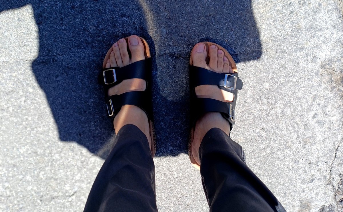 jvnwz's tweet photo. #feet #foot #feetfetısh #feetِ #feetworshi̇p #feetcontents #feetmale https://t.co/2kzld9Penl