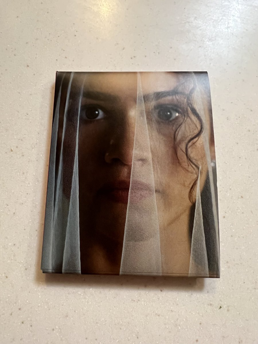 ZackAsAlways123's tweet photo. The Drama Blu-ray is so beautiful omg 🥹 https://t.co/CD4cs0Ie2i