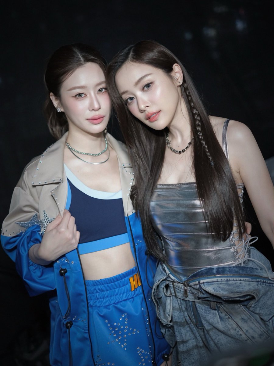 bunierain's tweet photo. พึ่งรู้ว่าพี่นักมวยเขามีแฟนสวย https://t.co/LyJ1Z29L84