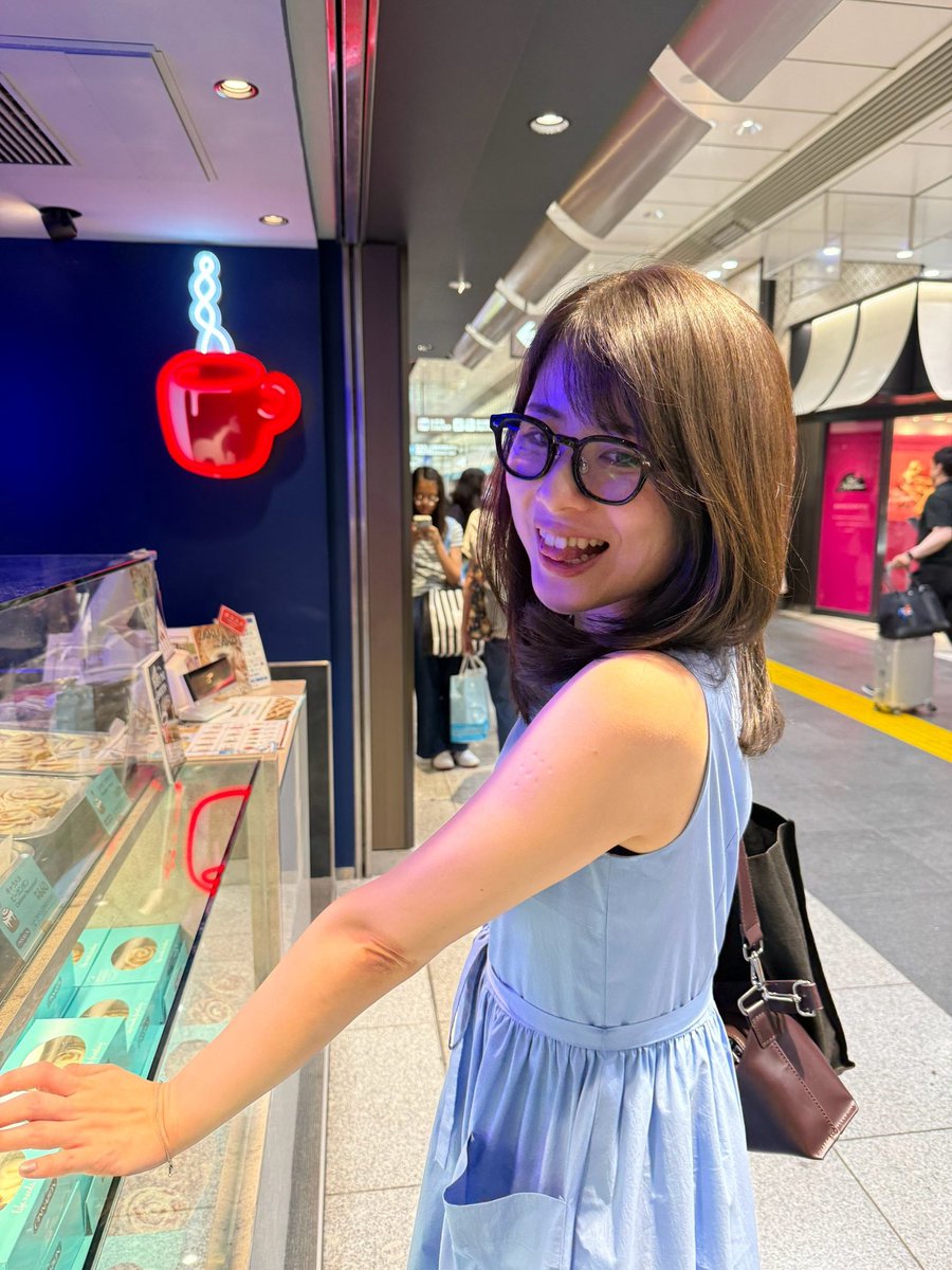 Shoho_A's tweet photo. 昨日レイヤーカットにして
イメチェンした👓💇
8月!心機一転頑張る💪 https://t.co/RAc4jdFdgm