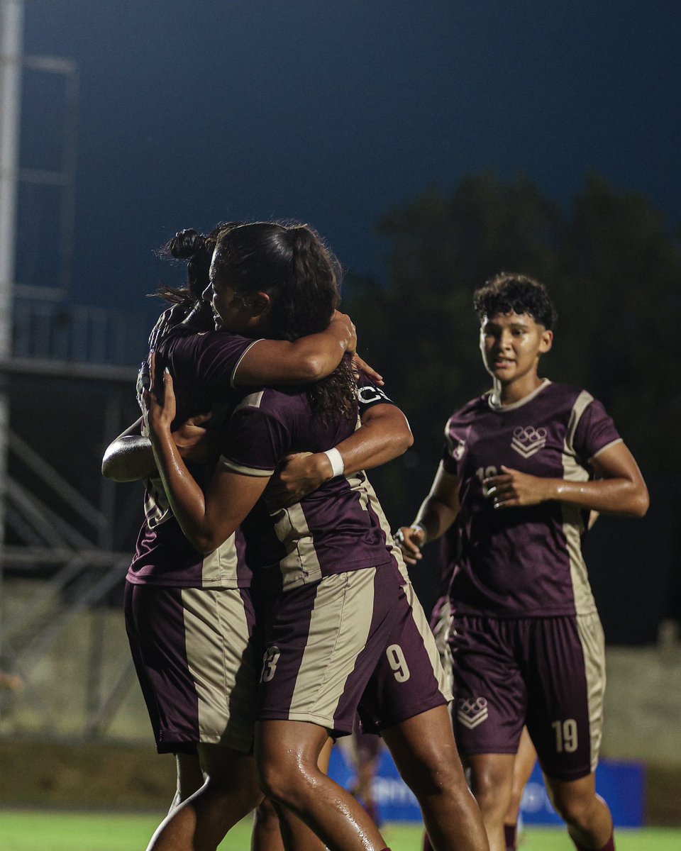 il_alan's tweet photo. Venezuela 🇻🇪 acaba de vencer a República Dominicana 🇩🇴 en el Fútbol Femenino de los Juegos Centroamericanos y del Caribe #SantoDomingo2026 

La Vinotinto ganó 1-0 con gol de Genesis Flórez al 12’ ⚽️ y completan su pase a la siguiente ronda.

PD: Elegante y bonito este uniforme. https://t.co/iKigRMo0JD