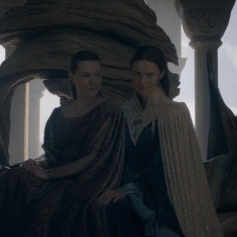itshelenwhat's tweet photo. JEYNE ARRYN IS CONFIRMED TO BE A LESBIAN 😭✌️ Whole house gay asf 

#houseofthedragon https://t.co/TsAoD7mwji