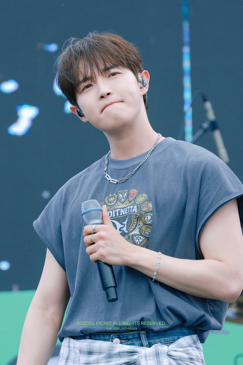 picnic_0527's tweet photo. ⚽️🪁....🙏🏻

260606 코리아 메모리얼 페스타
#김재환 #KIMJAEHWAN https://t.co/Gv7PiXrwU4