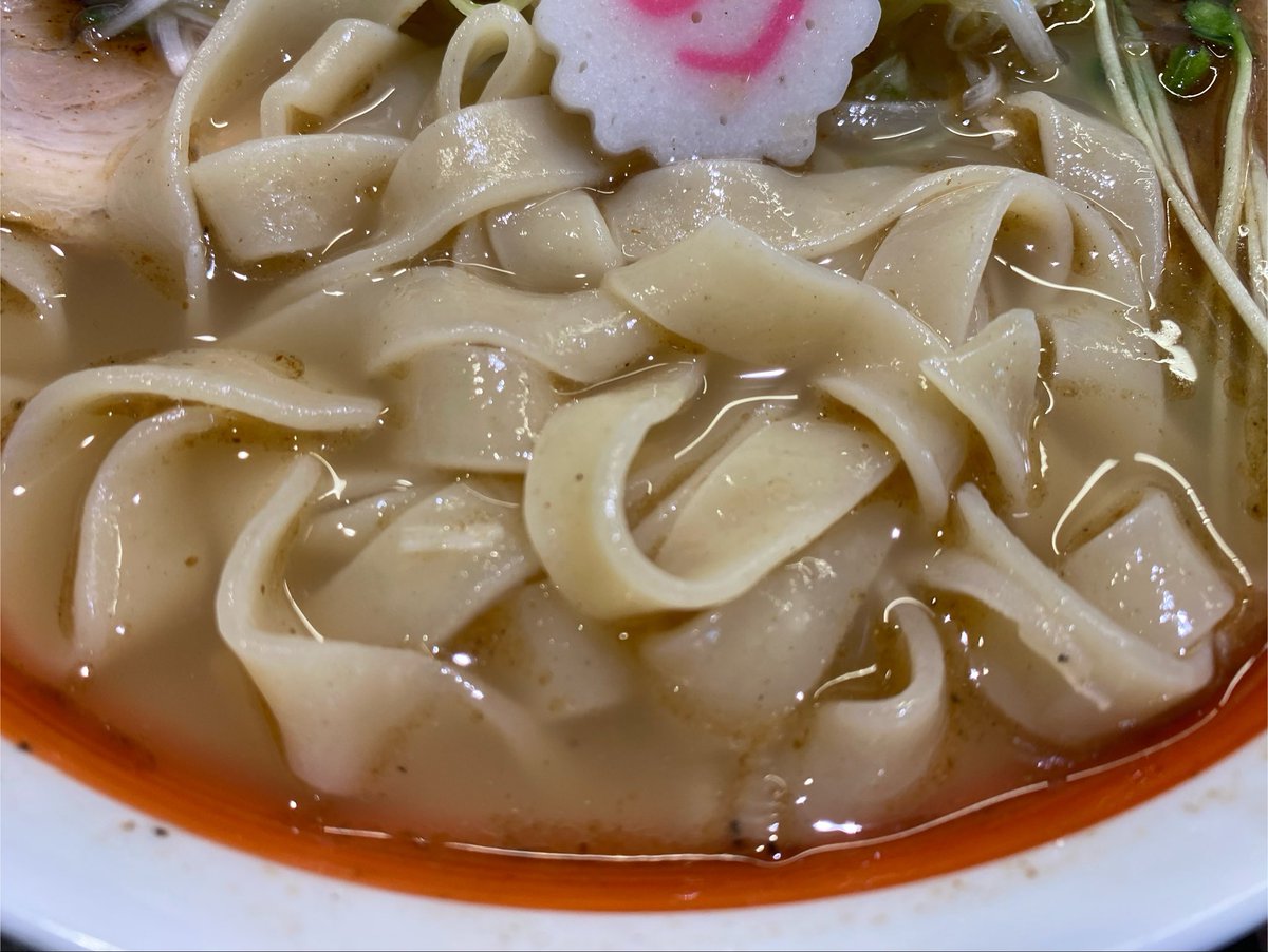 egaopon0828's tweet photo. らー麺大芽さん
ねぎらー麺(しお) 特注幅平打ち麺変更
テイクアウト 自家製フライドチキン(3個)予備知識無しで幅平打ちにびっくりねぎも＋120円とは思えないほどの量で大満足 今から晩酌が楽しみ笑
ごちそうさまでした笑
#らー麺大芽 #下妻市 #らーめん #フライドチキン https://t.co/OGmLWU0tT5