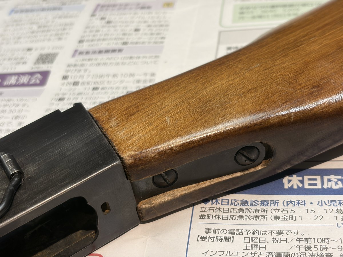 yousunics's tweet photo. totti様LCT &amp; RSベース
56式自動歩槍外装改修チューニング
ストック部は電動ガン、LCTフレーム構造に合わせ造形、位置合わせ
今回は下部バンドはそのまま使用するとのことなので少し深めになります
スクリューはGBB用のタッピングスクリューを使用！ https://t.co/ess0Q3eWYD