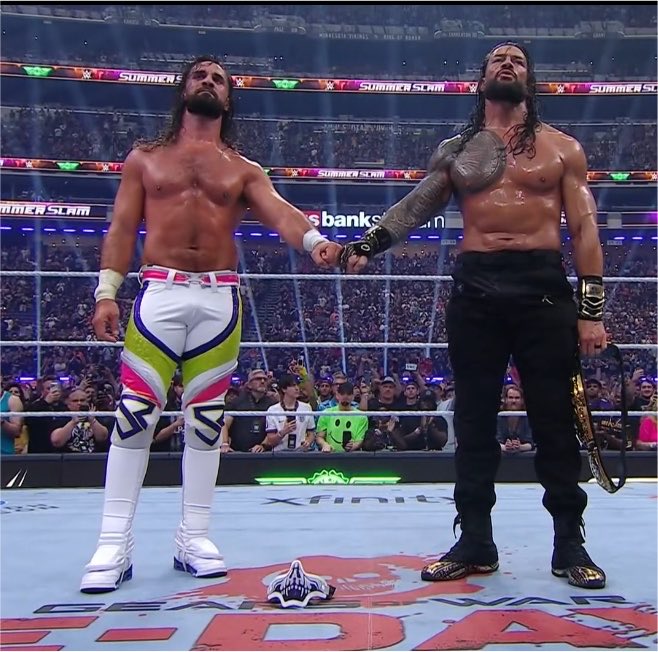 REIGNSCRYBABY's tweet photo. THE MASK IN THE MIDDLE TO REPRESENT DEAN OH MY FUCKING GOD IM GONNA BE SICK https://t.co/jmCbTBPTZb