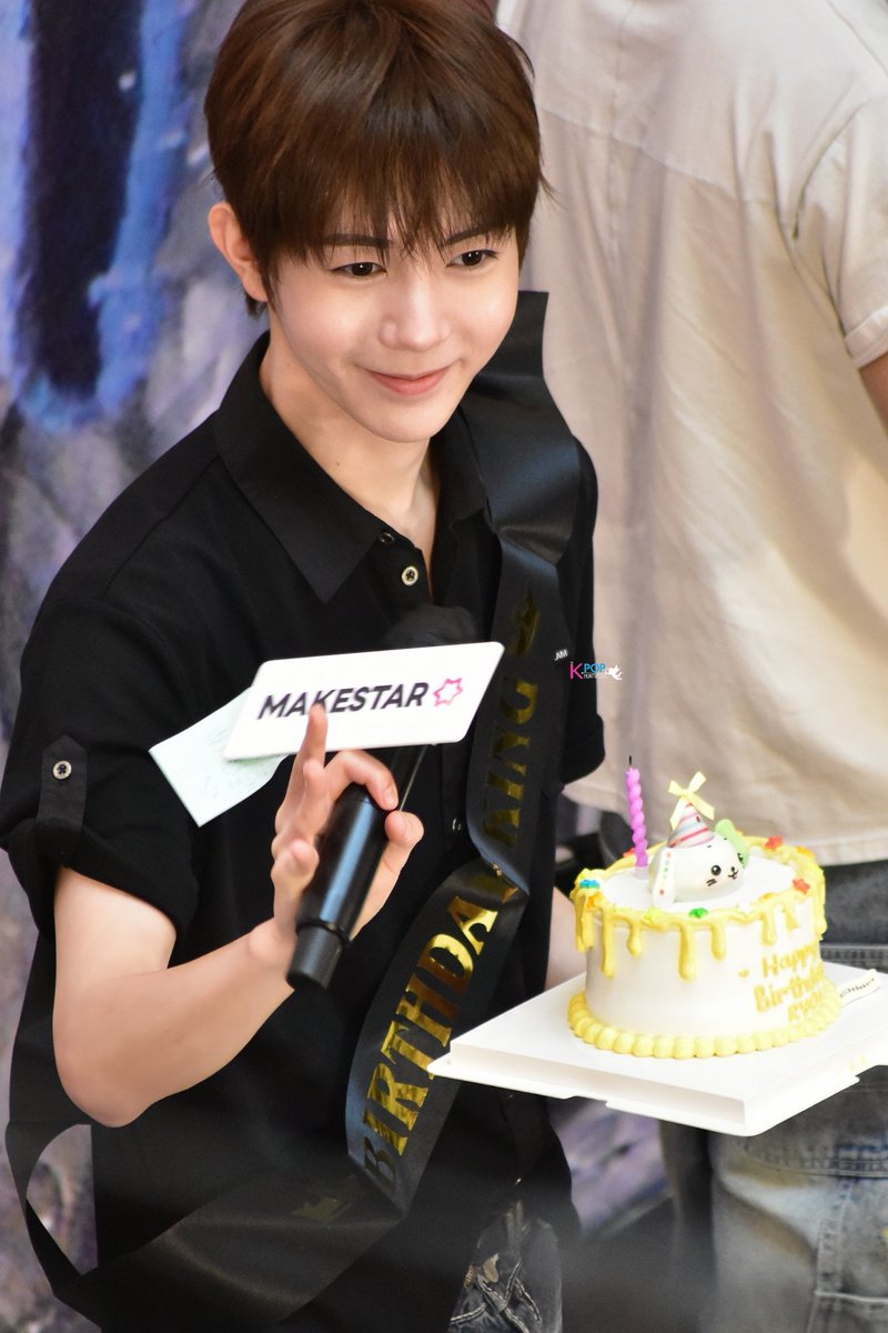 MyKpopHuntress's tweet photo. 260802 NCT WISH @ PAVILION BUKIT JALIL 🇲🇾
#NCTWISH #NCTWISHinKL #WISHinKL #료 #RYO https://t.co/4WEBmTxjeX