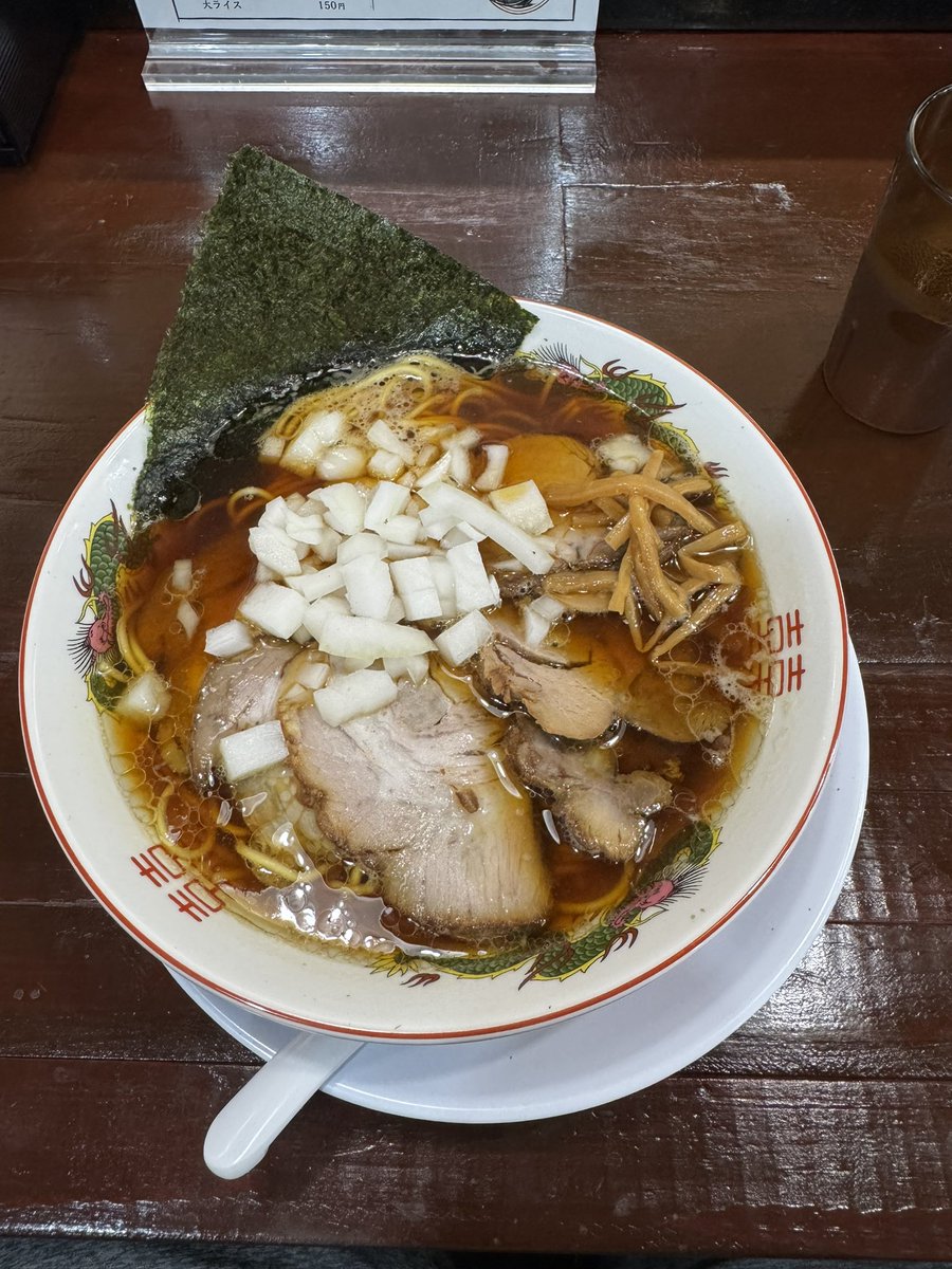 No9681_9's tweet photo. 気が付いたら1ヶ月で5回も、家から徒歩1分の所にオープンしたラーメン屋さん『もくもく亭』に行ってた。
#もくもく亭
#ラーメン https://t.co/oBbV41na2V
