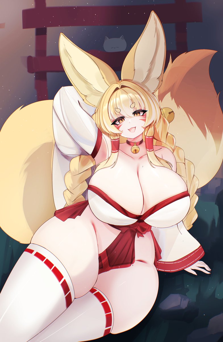 whitefinya's tweet photo. from a russian rice foxo to a polish fennec 
silly sketch experiment 4 https://t.co/GWcUmw8o4W
