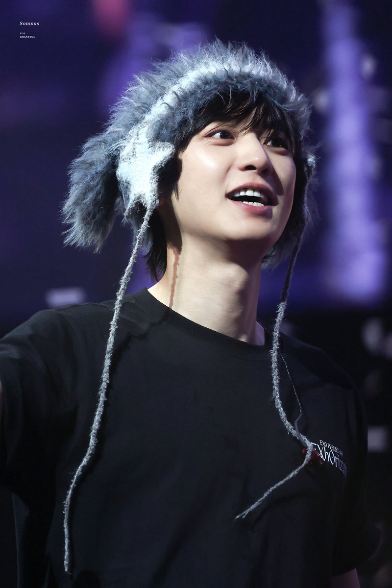 whitedreamloey's tweet photo. Good night chanyeol lovers 🍒🍀 https://t.co/Rl9NspJcdl