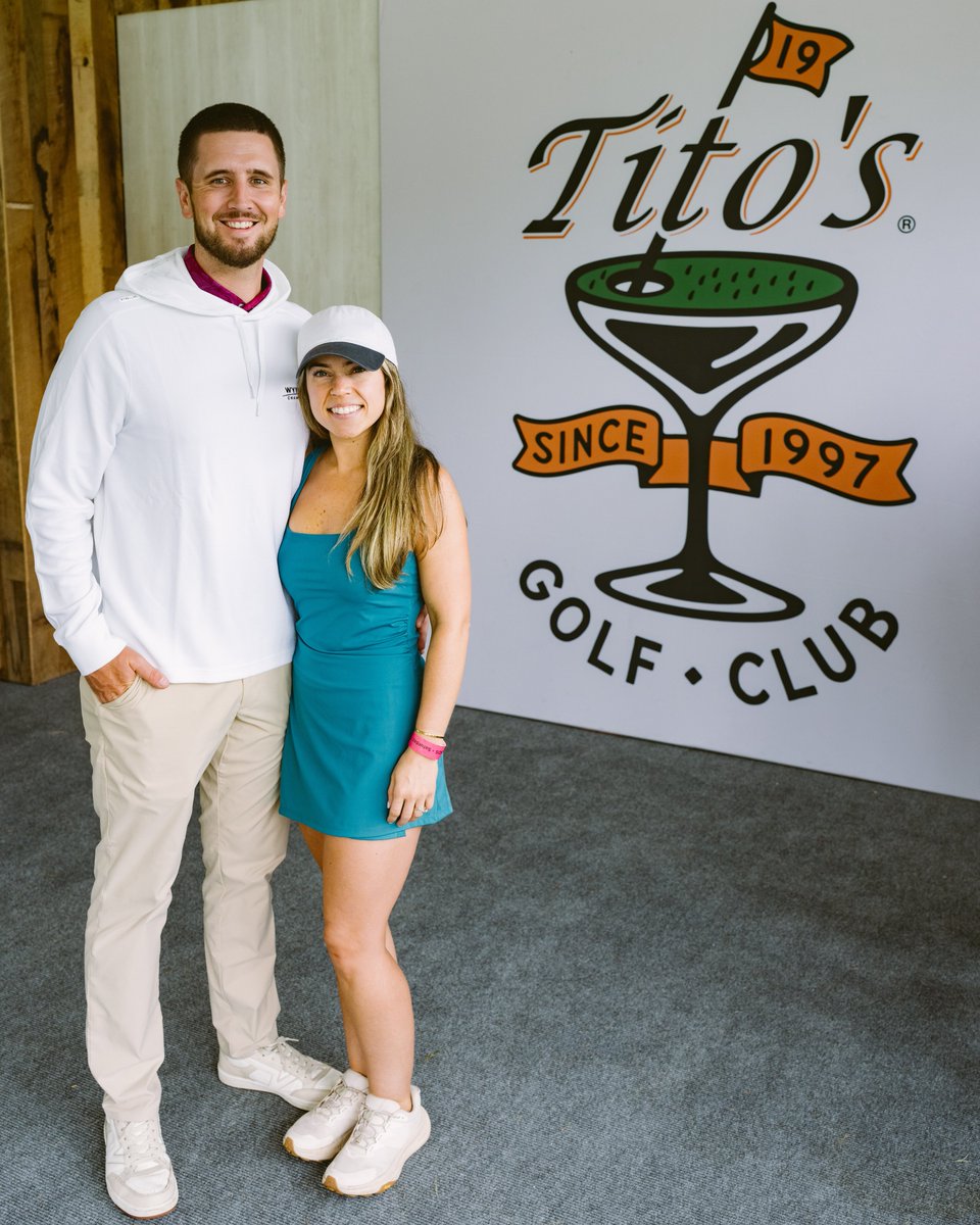 GORaymondJames's tweet photo. Swing by the @TitosVodka Golf Club, located between 10 green and 18 tee, for all the clubhouse perks—plus putting plinko, giveaways, a birdie-worthy view, and (most importantly!) air-conditioning. https://t.co/kLh7vYIvnH