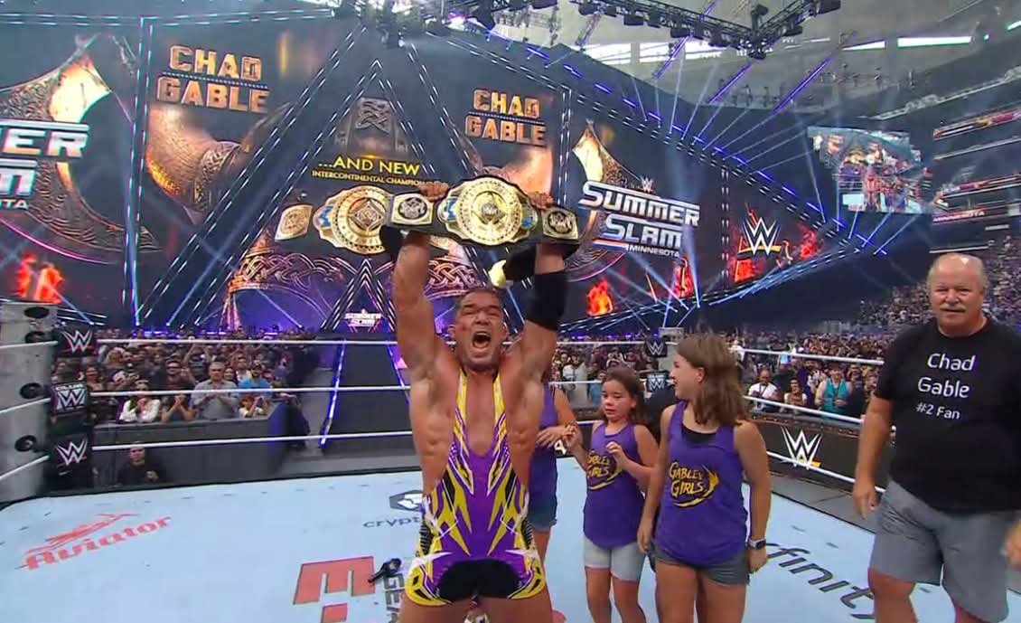 EntreLasCuerdas's tweet photo. El final de la saga entre Roman Reigns y Seth Rollins, el pase de antorcha de Brock Lensar a Oba Femi, el primer campeonato individual de Chad Gable, el regreso de Kevin Owens y más momentos épicos que nos dejaron esta edición de #SummerSlam, ¿cuál fue tu favorito? https://t.co/Qq7Tj7ME0B