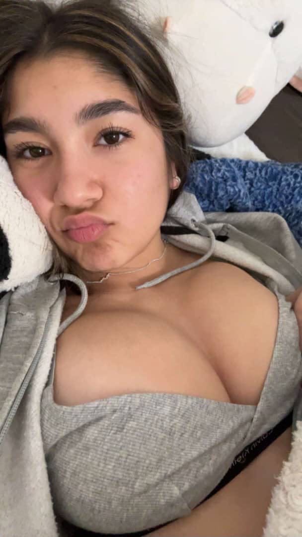 heyitsmaddie_xx's tweet photo. https://t.co/AIwLE6RCXl