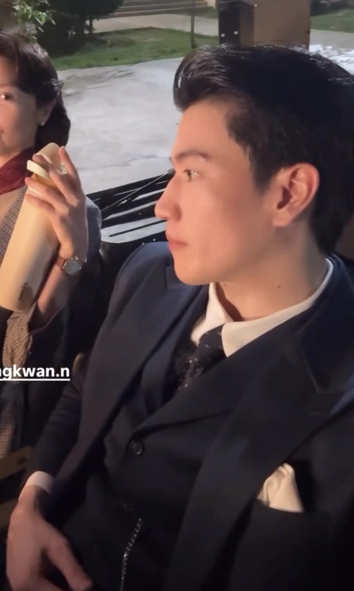 whentherainfade's tweet photo. โลกไปถึงไหนกันแล้ว ยังอยู่ตรงนี้อยู่เลย หล่อเกินต้าน หล่อบาดใจ เอาเรื่องจัด https://t.co/0g2n1OYtBS