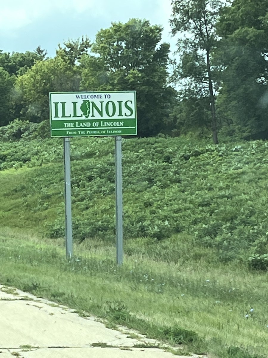 oneputt56's tweet photo. The great road trip, day 8
Pretty quiet. ONLY a 3 hr drive from Mount Horeb to Burr Ridge, a suburb of Chicago. Driving around here sucks.
Had a nice dinner with some friends, along with a Gummy Vortex by Noon Whistle (local Illinois beer).
#whatdayisit
#whatsourroomnumber https://t.co/bpTdx1uAgn