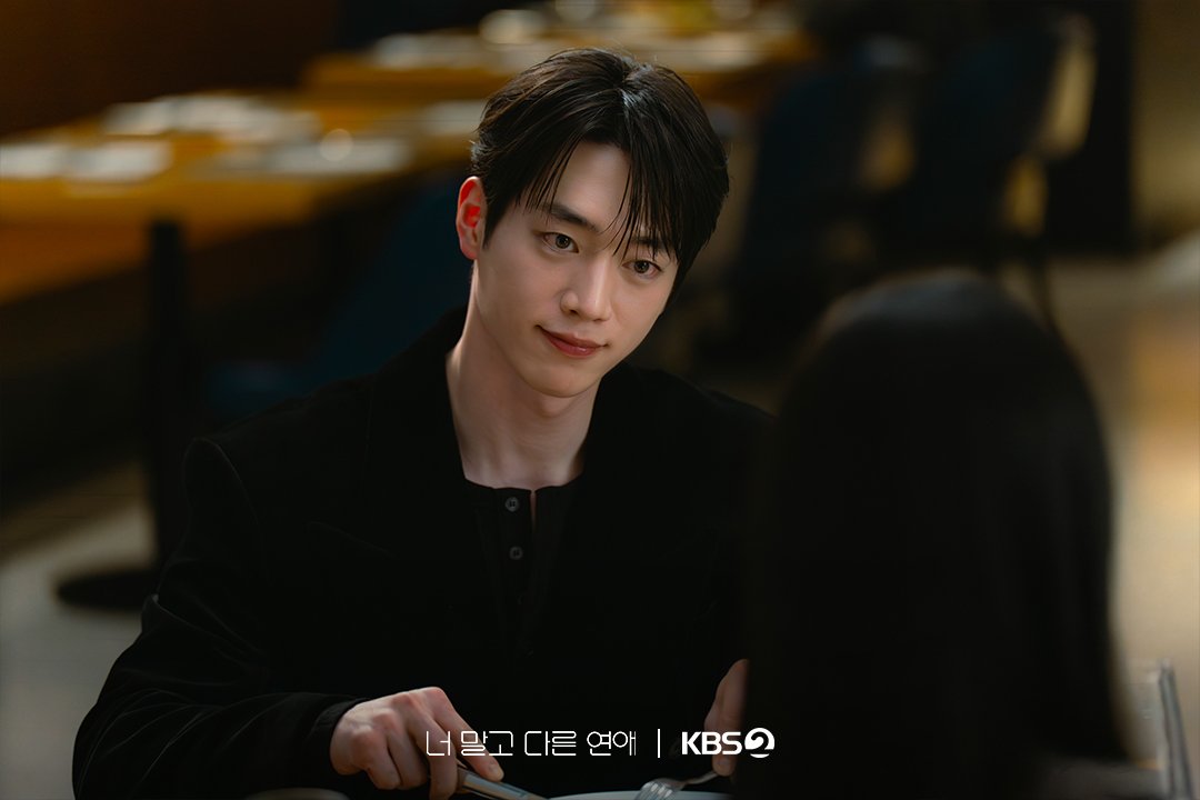 demille__'s tweet photo. 서강준 한드 남배얼굴 기강 잡으러 등장 https://t.co/OCIeSU6Q35