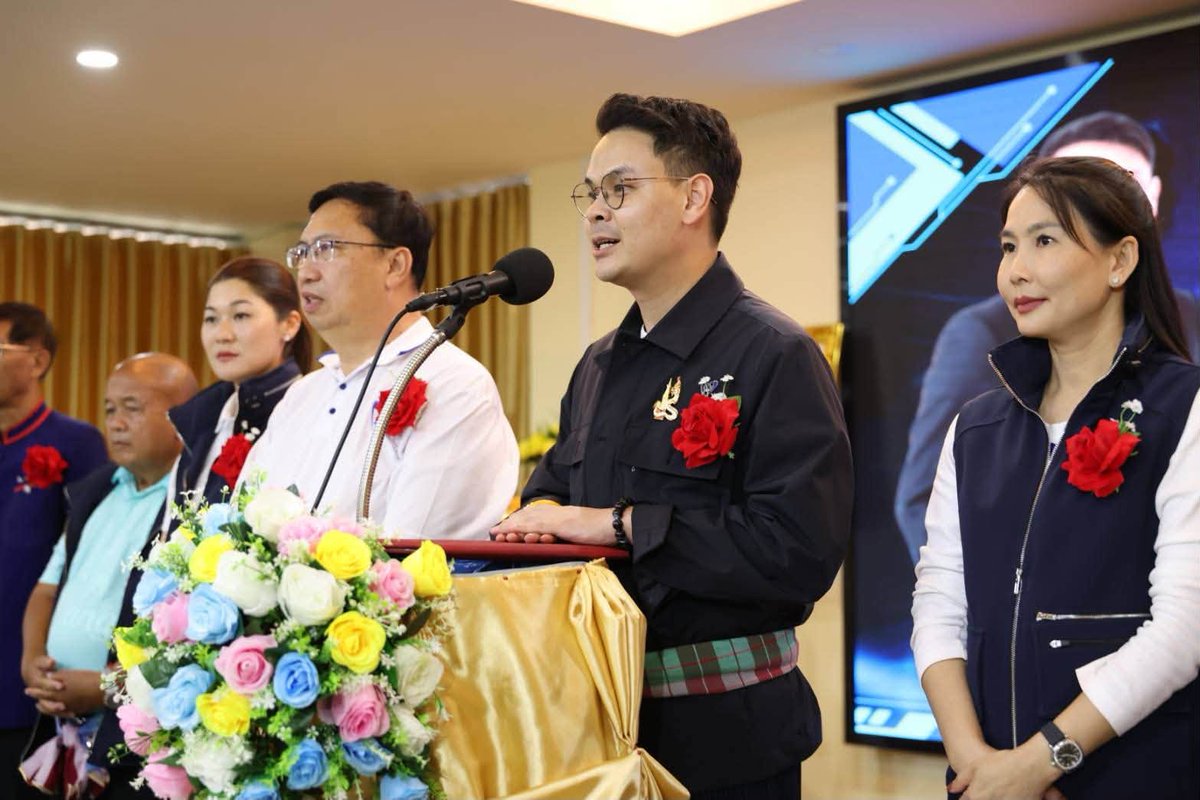 PR_BDE's tweet photo. รมว.ดีอี ลงพื้นที่ตรวจราชการนครพนม เปิดสัมมนาขับเคลื่อนยุทธศาสตร์ “ฉลาดคิด ฉลาดใช้ AI เยาวชนรุ่นใหม่ รู้เท่าทันภัยไซเบอร์” 
.
อ่านข่าวเพิ่มเติม
https://t.co/cn0LCTQP9E 
.
#BDE https://t.co/sqnNjTeyEe