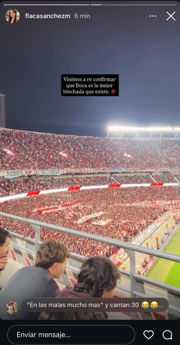 nicobarreiro17's tweet photo. Hasta cuándo van a pasar cosas asi? Cuándo se va a despertar la gente y sacar a trompadas a los infiltrados como fue toda la vida? 

Colombiana y bostera esta hija de mil puta, basta de paciencia en la tribuna https://t.co/uOB5b7JLwf