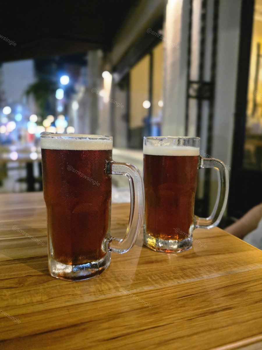 smrswsingle's tweet photo. Una artesanal pa refrescarse y despedir la semana. @ Parque de los Novios. #sw #swinger #single #bull #cuck #cuckold #hotwife https://t.co/vjXeAqli4W