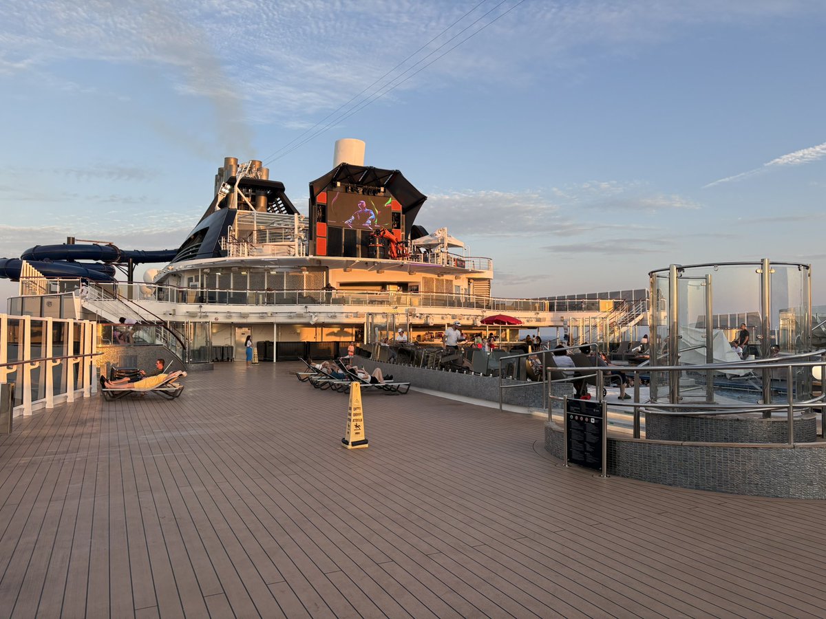 lclsportsluvver's tweet photo. Loading… LOADED! 🥰🛳️🌅 #LetsHoliday #MSCCruise https://t.co/rwjPXPvHJe