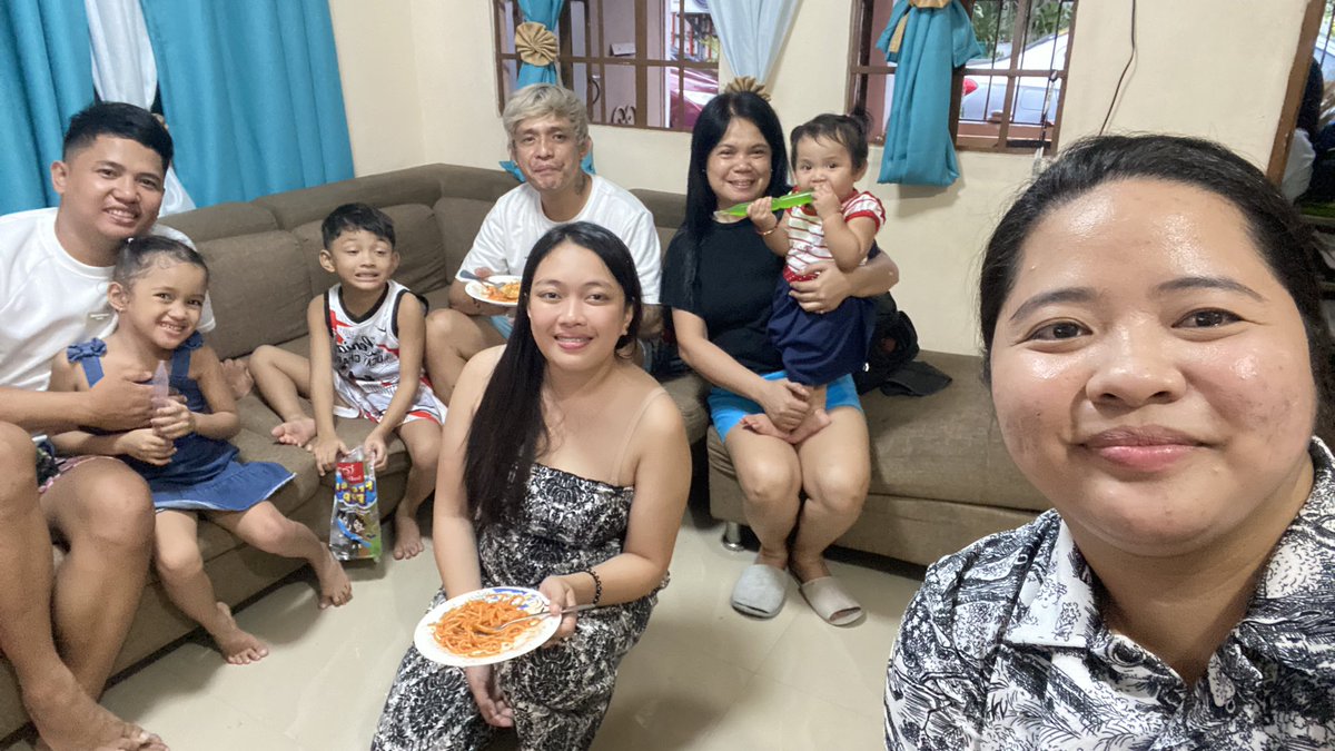 jheeerrr's tweet photo. We love you Lala🥰 https://t.co/VewHkUSp4l