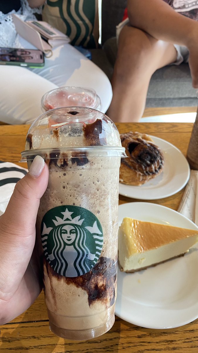 jheeerrr's tweet photo. Yes lang ng Yes sa bawat alok 🤣 https://t.co/S313xUxBci