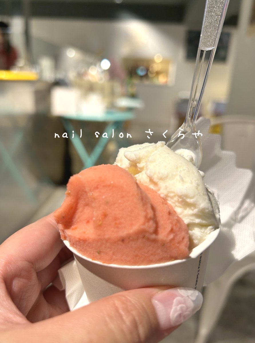 aya10241230's tweet photo. 今日は曇りだから
少しすいてるかなぁ～

自分にご褒美
また食べたくなるジェラート♡ https://t.co/lmzWjqKfOv