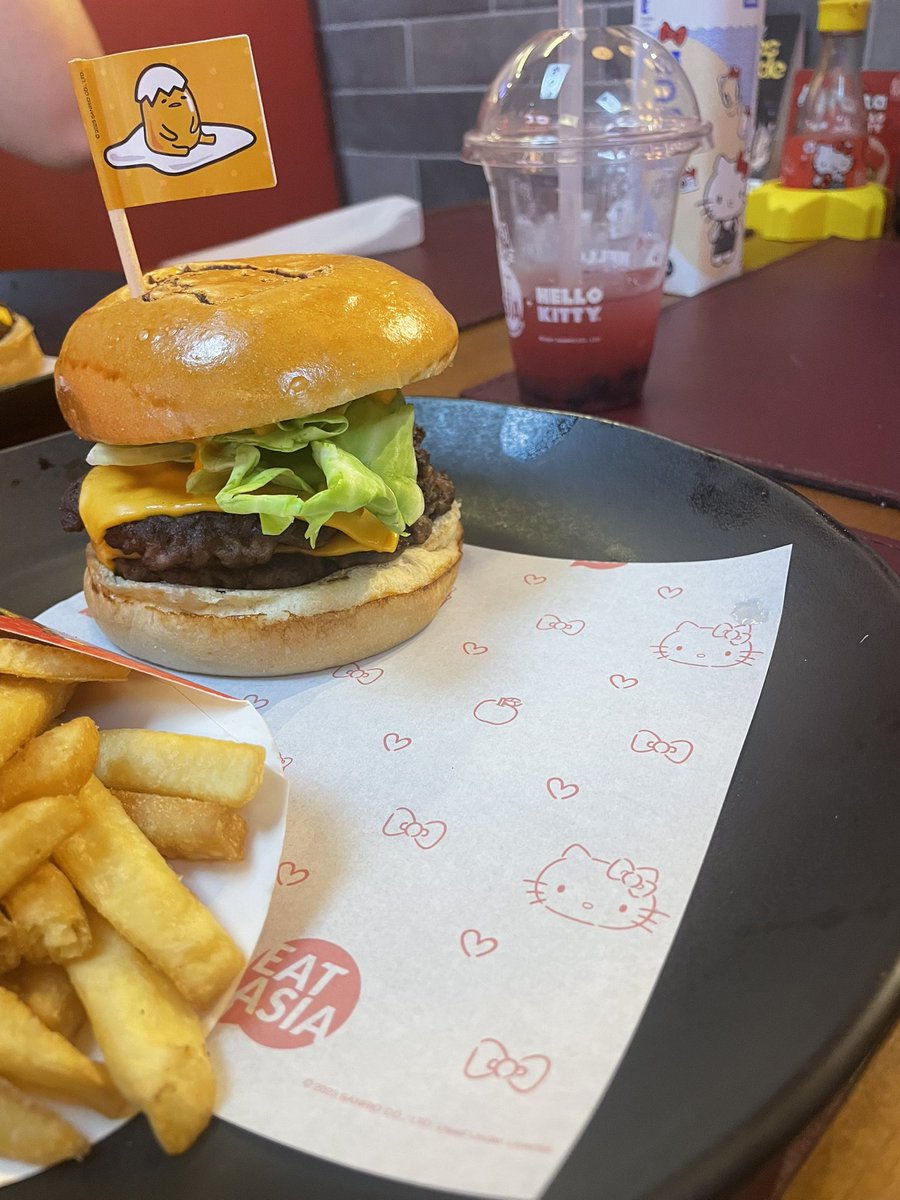 twiceex's tweet photo. completamente apaixonada pelo eat asia 🤏🏻 https://t.co/G4g0jhjJVs