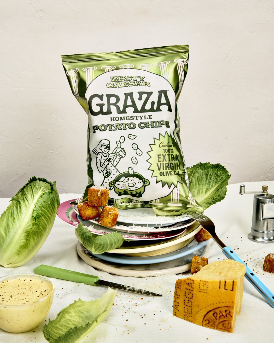 getgrazaoxov's tweet photo. Introducing the HAIL CAESAR 🙌  a very special collab featuring @getgraza’s all new Zesty Caesar chips with and on 😉 the sammie, a special caesar dressing made with Graza’s Garlic Aioli, big leafy romaine lettuce, a hefty sprinkling of parm, and sliced chicken breast.… https://t.co/FzRbbFCP4I