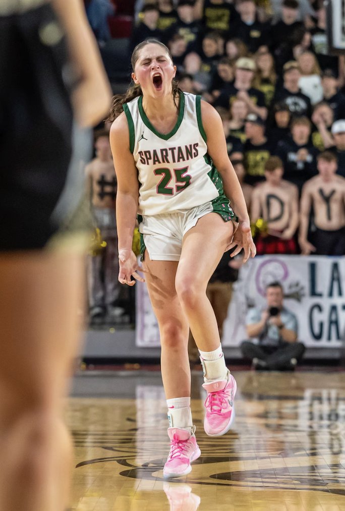 KateBakken2525's tweet photo. When the @ALMediaGrp photog shows up, you know you’re getting some good shots! https://t.co/AfSKyIryHy